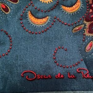 Oscar de Laurenta Scarf